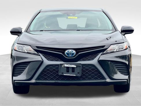 Used 2019 Toyota Camry SE FWD image 2