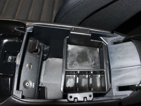 Used 2014 Ford Fusion SE FWD image 18