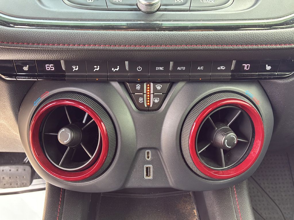Used 2020 Chevrolet Blazer RS w/ LPO, Floor Liner Package FWD image 31