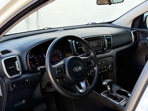 Used 2019 Kia Sportage LX FWD image 16