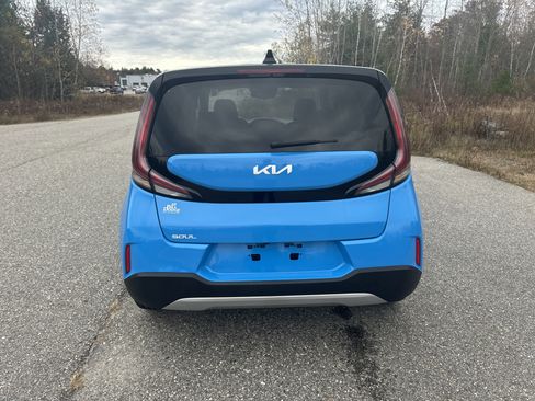 Certified 2023 Kia Soul S image 6