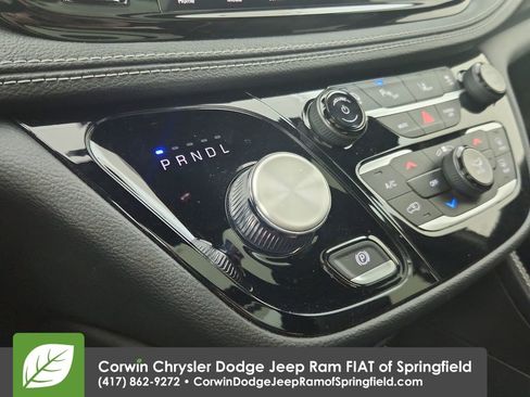 Used 2025 Chrysler Pacifica Limited FWD image 29