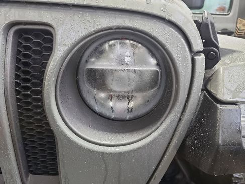 Used 2021 Jeep Wrangler Unlimited Rubicon image 31