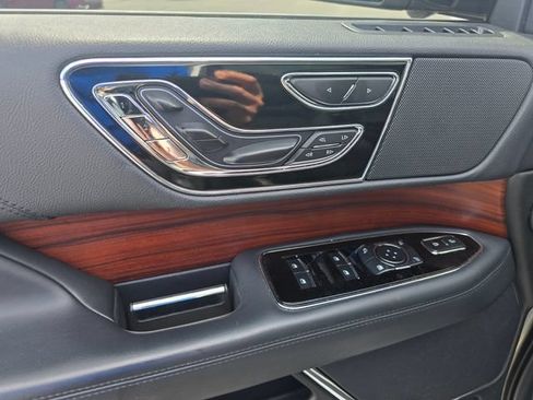 Used 2023 Lincoln Navigator Reserve AWD/4WD image 19