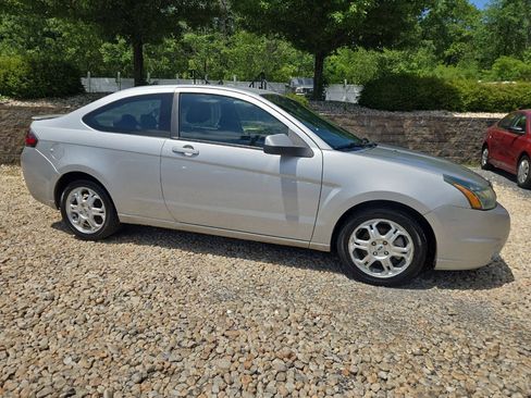Used 2009 Ford Focus SE FWD image 7