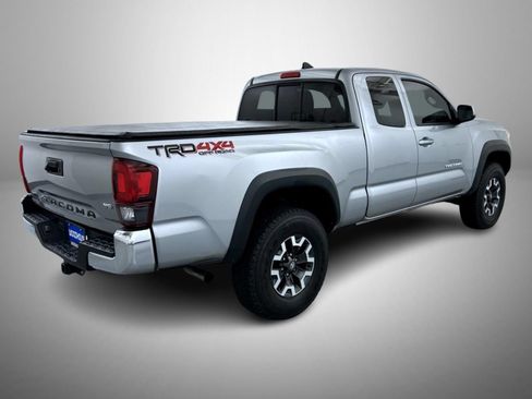 Used 2019 Toyota Tacoma TRD Off-Road AWD/4WD image 5