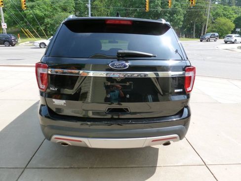 Used 2016 Ford Explorer XLT w/ Equipment Group 201A AWD/4WD image 8