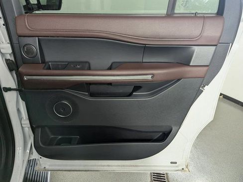 Used 2022 Ford Expedition Max Limited AWD/4WD image 19
