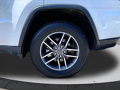 Used 2022 Jeep Grand Cherokee Limited AWD/4WD image 35