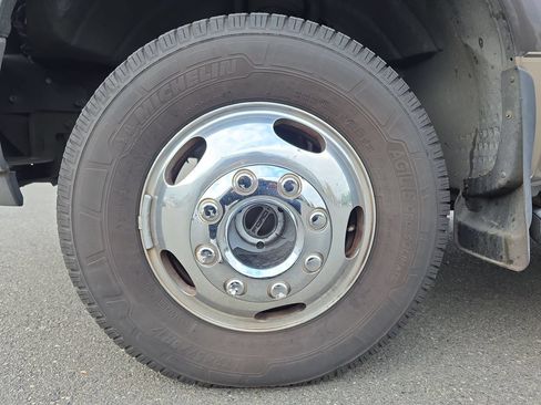 Used 2006 Ford F350 Lariat AWD/4WD image 12