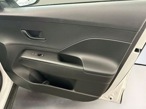 Used 2025 Hyundai Kona SEL AWD/4WD image 33