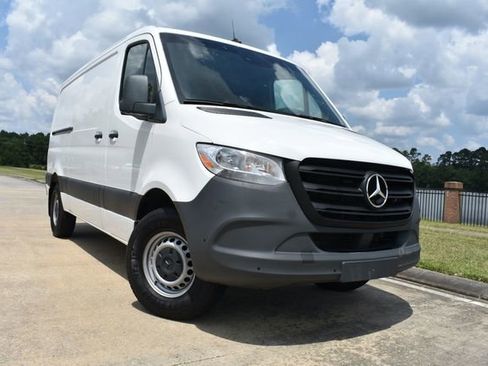 Used 2022 Mercedes-Benz Sprinter 1500 image 1