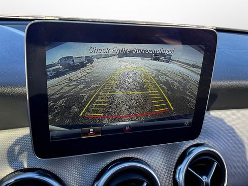 Used 2019 Mercedes-Benz GLA 250 4MATIC image 29