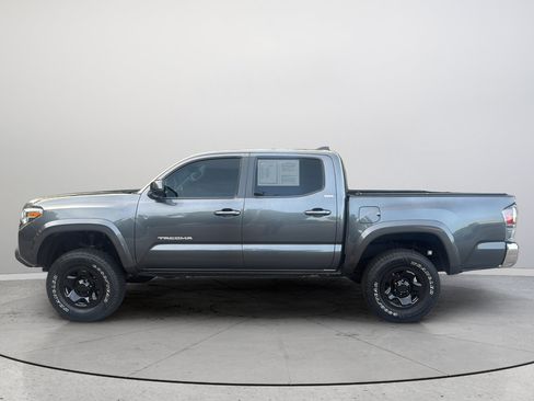Used 2021 Toyota Tacoma SR5 RWD image 10