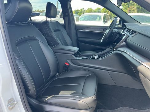 New 2025 Jeep Grand Cherokee L Limited w/ Trailer Tow Package image 27