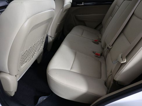 Used 2012 Kia Sorento LX image 17