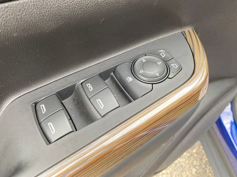 Certified 2023 GMC Acadia SLE w/ Driver Convenience Package AWD/4WD image 18