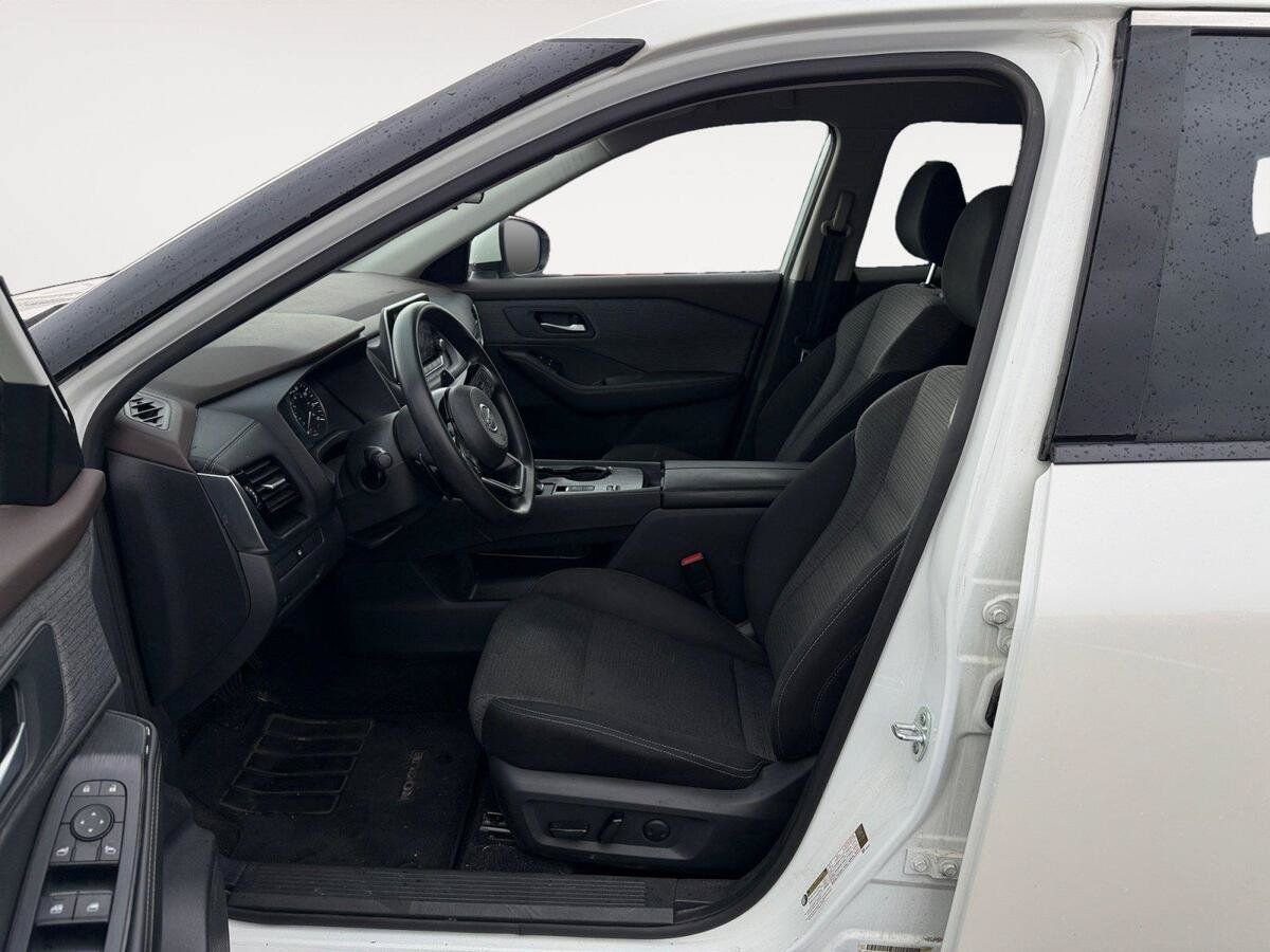 Used 2021 Nissan Rogue SV FWD image 9