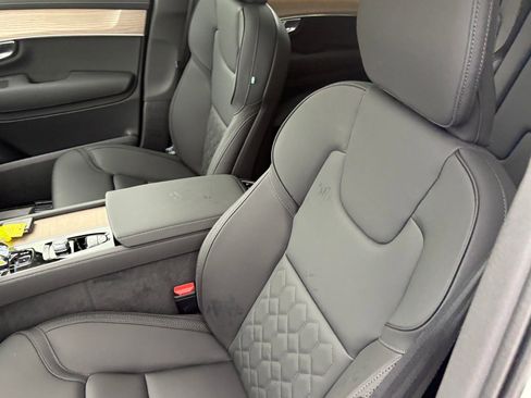 New 2026 Volvo XC90 B6 Plus w/ Protection Package Premier image 19