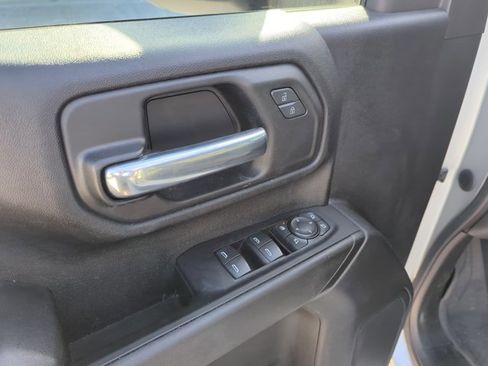 Used 2021 Chevrolet Silverado 2500 Custom w/ Custom Value Package image 7