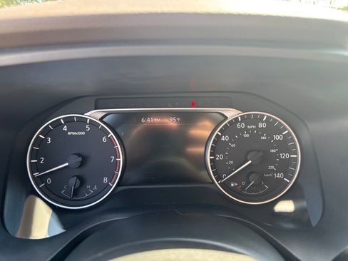 Certified 2022 Nissan Rogue SV FWD image 26