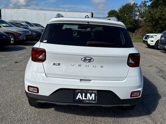 New 2026 Hyundai Venue SEL video 4
