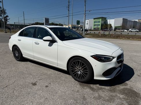 Used 2025 Mercedes-Benz C 300 4MATIC Sedan image 3