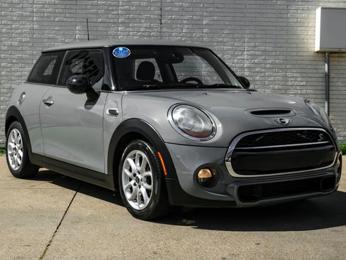 Used 2017 MINI Cooper S FWD image 4