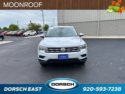 Used 2018 Volkswagen Tiguan SE w/ Panoramic Sunroof Package AWD/4WD image 3