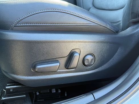 Certified 2025 Kia Seltos EX w/ EX Sunroof Package image 11