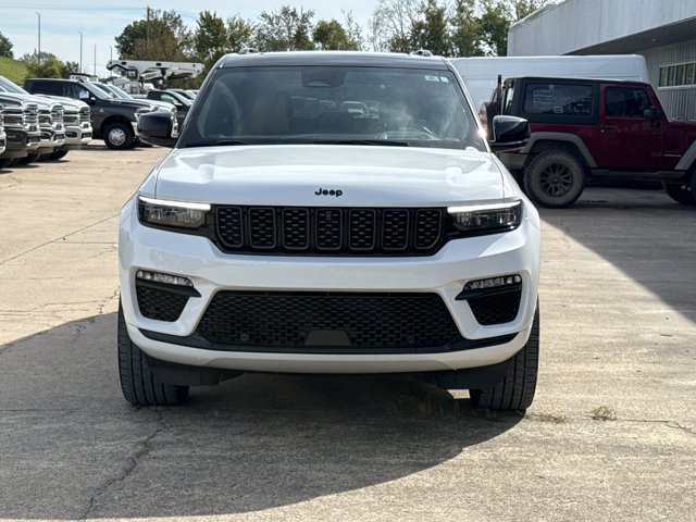 Used 2025 Jeep Grand Cherokee Summit AWD/4WD image 16