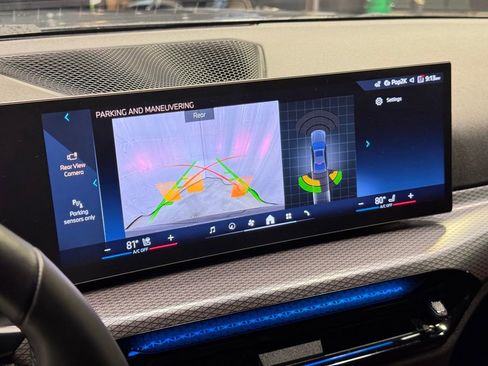 Used 2025 BMW 330i xDrive Sedan w/ M Sport Package image 11