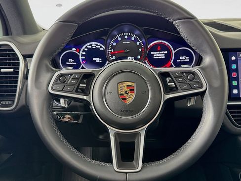 Used 2023 Porsche Cayenne Platinum Edition image 17