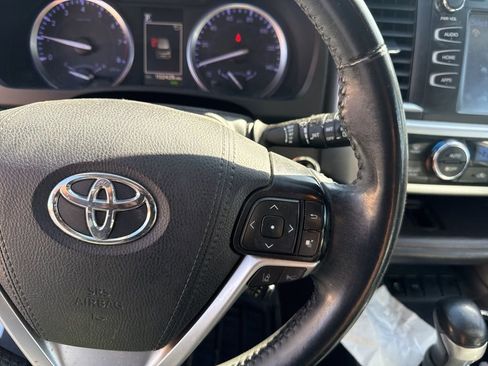Used 2019 Toyota Highlander XLE image 13