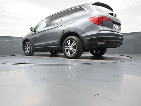 Used 2018 Honda Pilot EX image 32