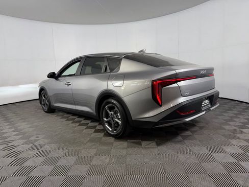 Used 2025 Kia K4 LXS image 10