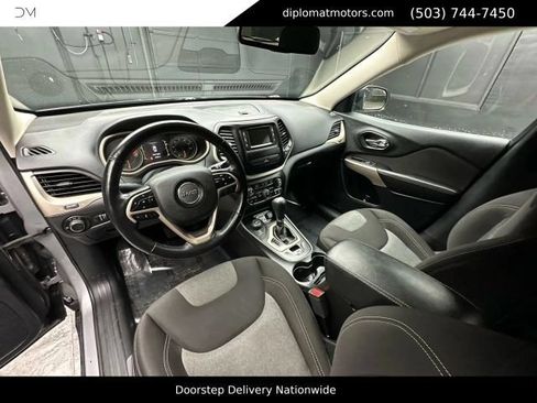 Used 2018 Jeep Cherokee Sport w/ Cold Weather Group AWD/4WD image 17