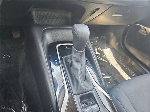 Used 2020 Toyota Corolla LE w/ Carpet Mat Package (TMS) FWD image 12