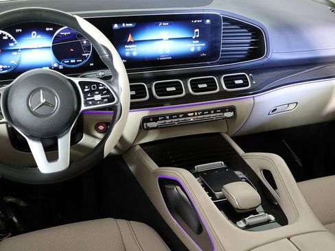 Used 2020 Mercedes-Benz GLS 450 4MATIC image 17