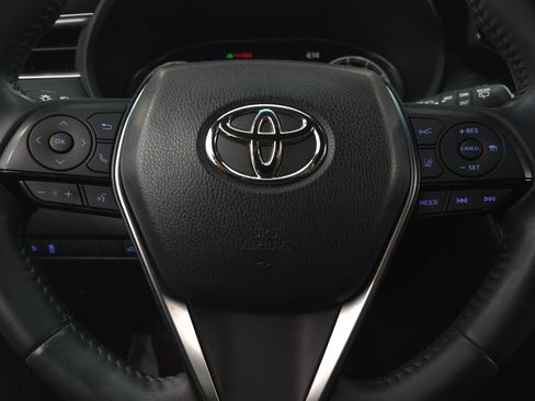 Used 2021 Toyota Venza XLE image 23