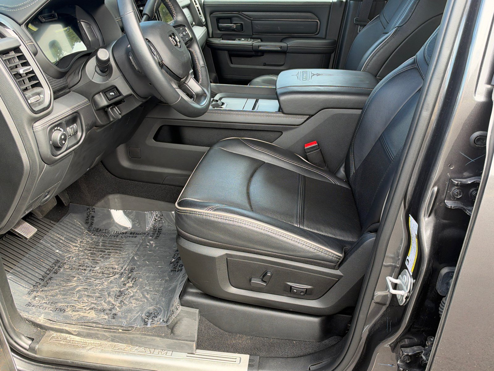 Used 2024 RAM 3500 Limited AWD/4WD image 9