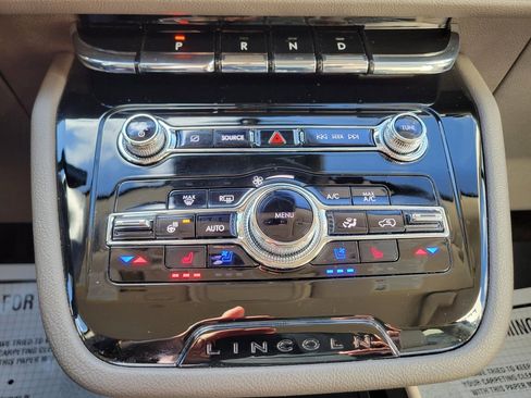 Certified 2022 Lincoln Corsair AWD w/ Equipment Group 101A image 6