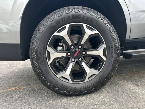New 2026 GMC Yukon AT4 w/ AT4 Premium Plus Package image 18