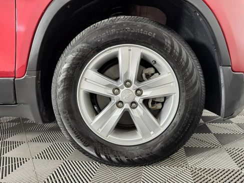 Used 2020 Chevrolet Trax LT w/ LT Convenience Package FWD image 45
