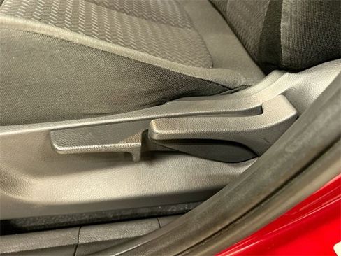 Used 2020 Mitsubishi Eclipse Cross LE image 10