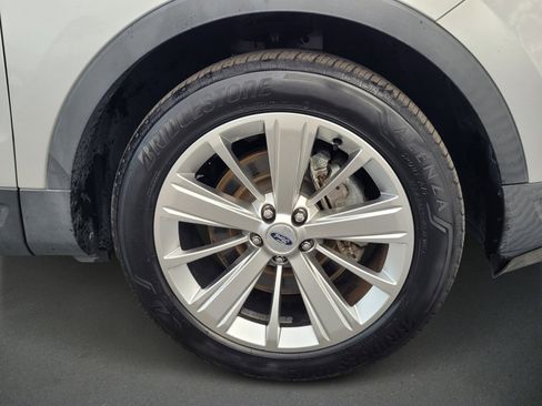 Used 2019 Ford Explorer Limited w/ Class III Trailer Tow Package image 9