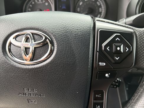 Used 2019 Toyota Tacoma TRD Sport RWD image 16