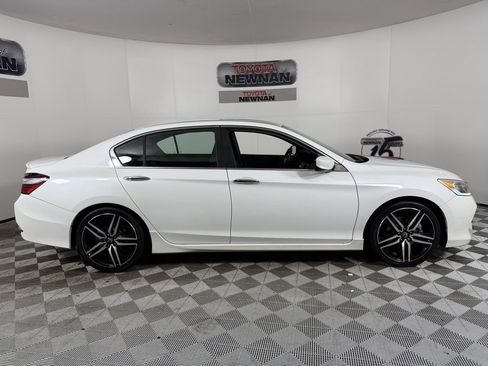 Used 2016 Honda Accord Sport image 15