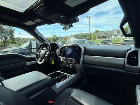 Used 2022 Ford F250 Lariat w/ Black Appearance Package image 24