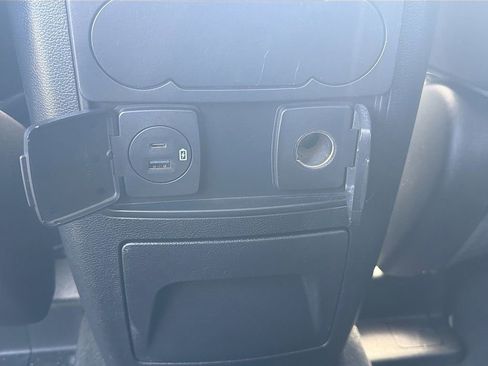 Used 2022 Ford Explorer XLT w/ Equipment Group 202A image 25